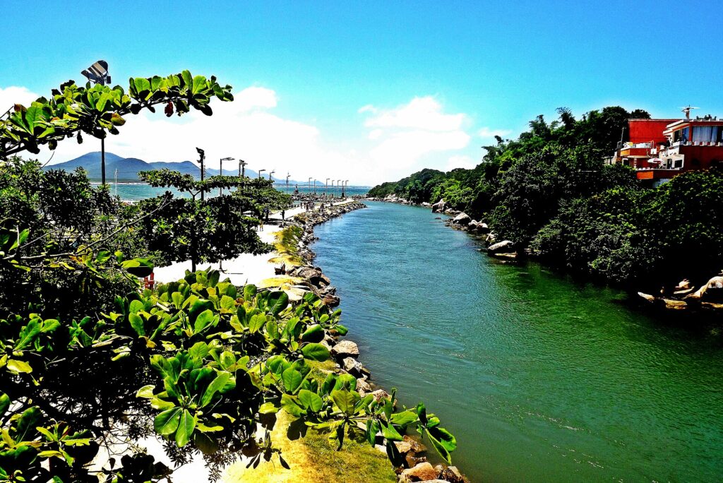 The canal of Barra da Lagoa linking Lagoa da Conceição to the sea