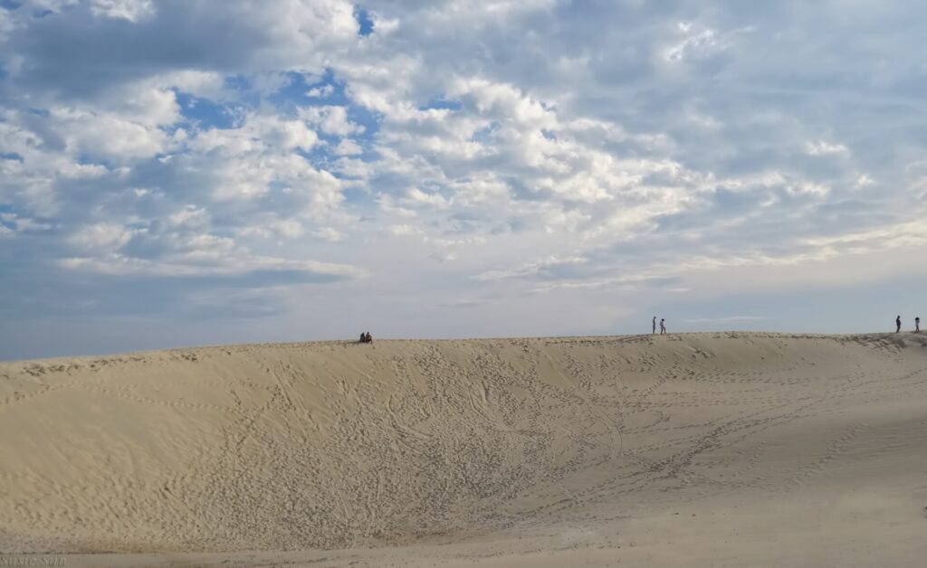Joaquina dunes in Florianópolis, where sandboarding takes place